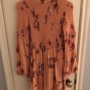 Pleaded flowered dress in great condition